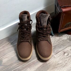 TOMS Women's Round Toe Mesa Nubuck Ankle Boot Size 5.5 NEW